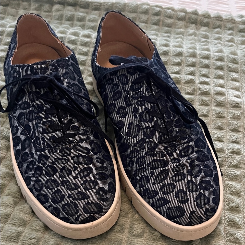Vionic black and gray Leopard Print Athletic Shoes